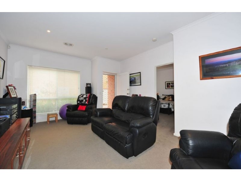 30 Balerno Circ, Gowanbrae VIC 3043