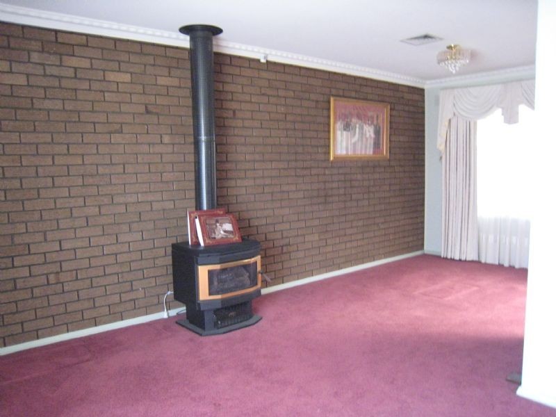 3 Cranbrook Court, Gladstone Park VIC 3043