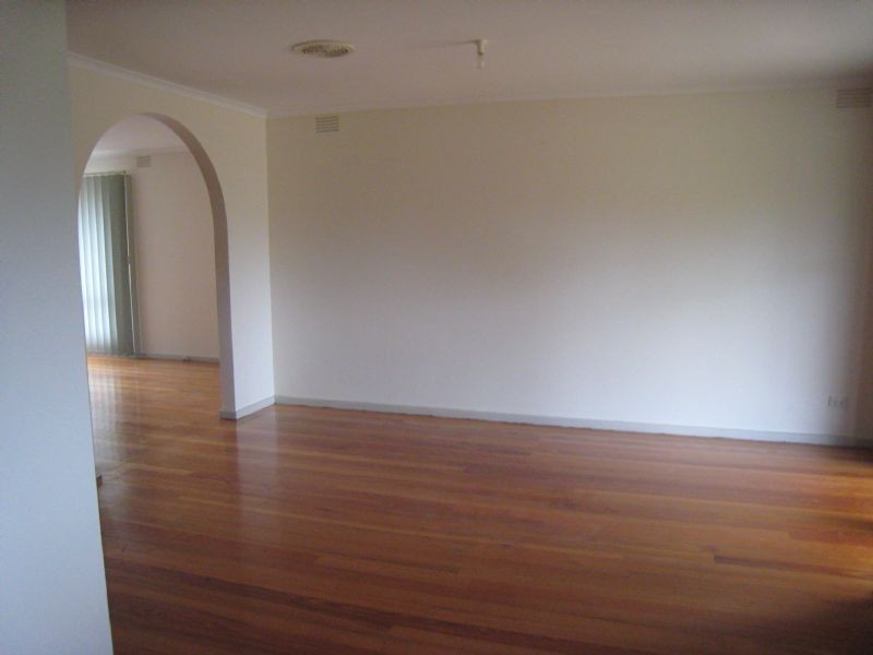 10 Garryowen Terrace, Tullamarine VIC 3043