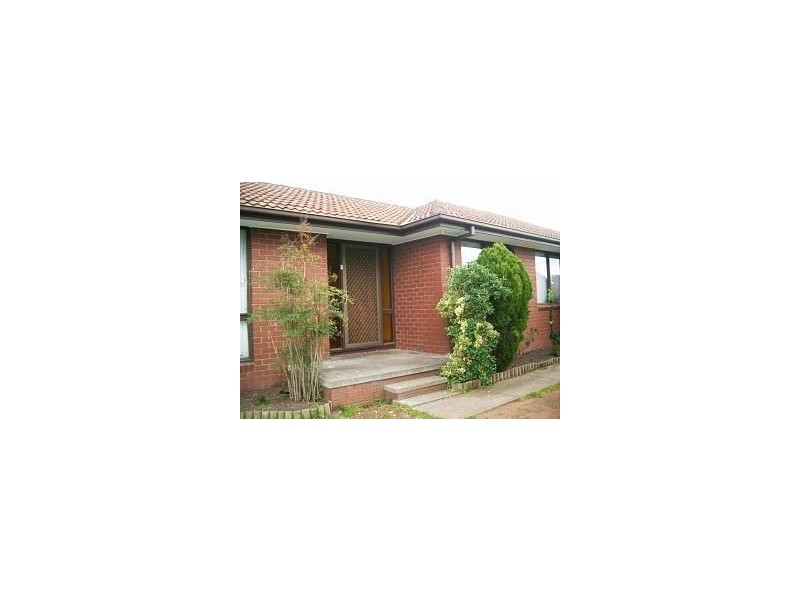 37 Trentham Drive, Gladstone Park VIC 3043