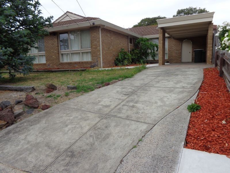 11 Bamford Avenue, Westmeadows VIC 3049