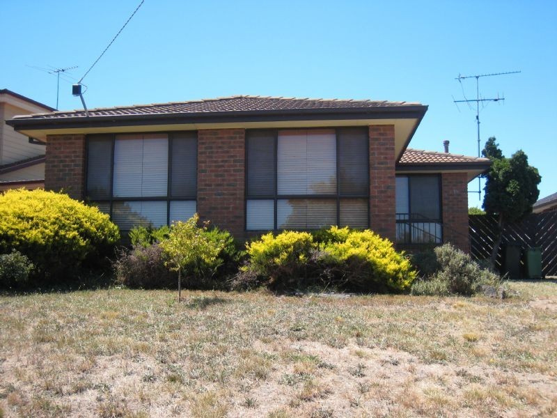 16 Chisholm Avenue, Attwood VIC 3049