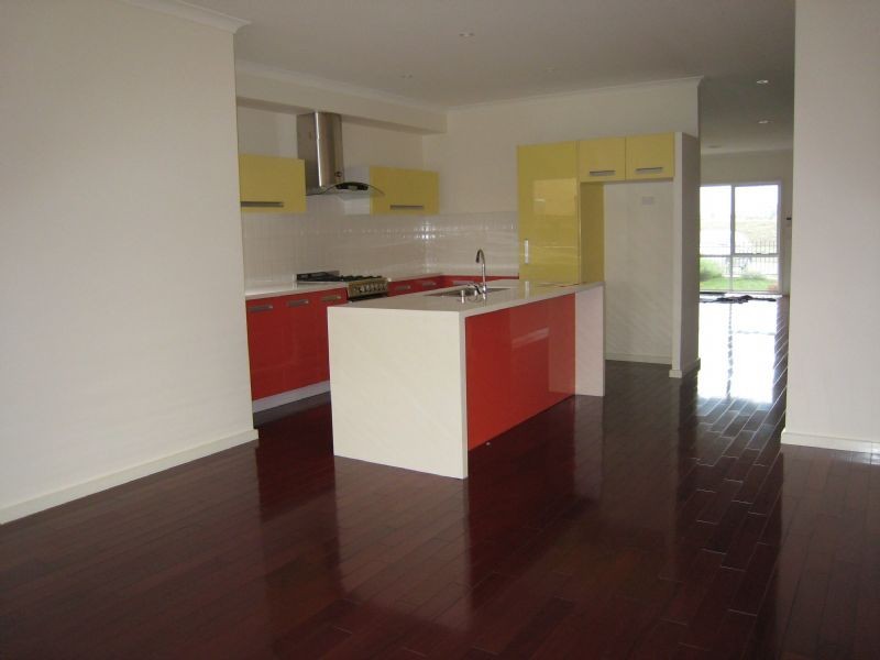6 Vanderloo Road, Gowanbrae VIC 3043