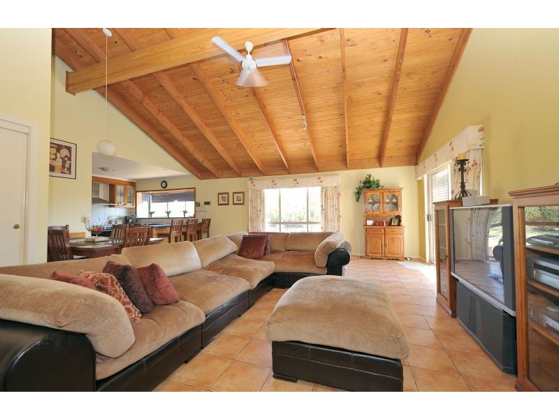 15 Hawick Court, Greenvale VIC 3059