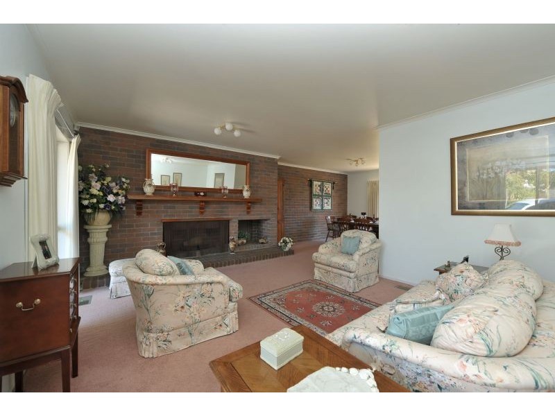 15 Hawick Court, Greenvale VIC 3059