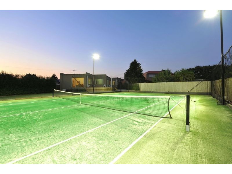 8 Thornley Court, Greenvale VIC 3059