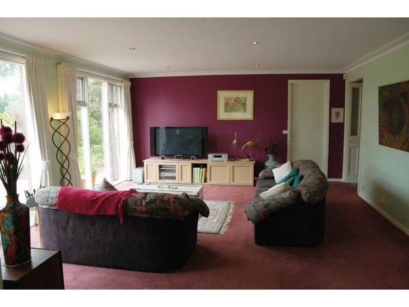 11 Jedburgh Place, Greenvale VIC 3059