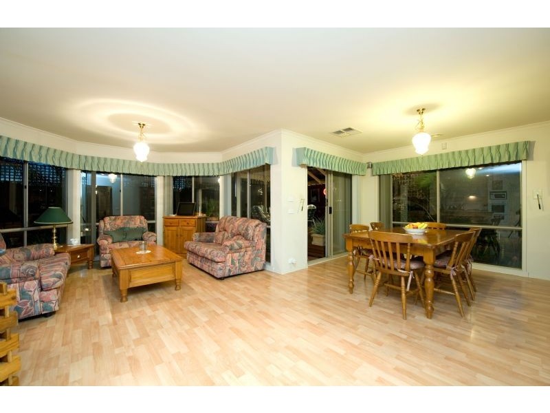 18 McGuire Court, Greenvale VIC 3059