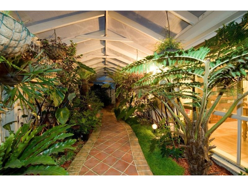 18 McGuire Court, Greenvale VIC 3059