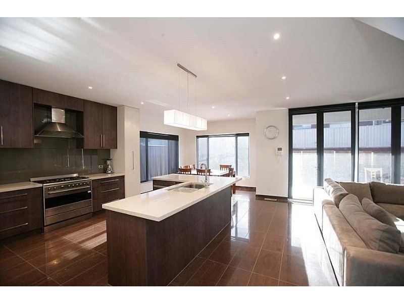 24 Clare Boulevard, Greenvale VIC 3059