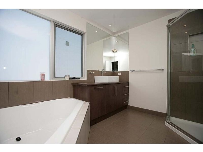 24 Clare Boulevard, Greenvale VIC 3059