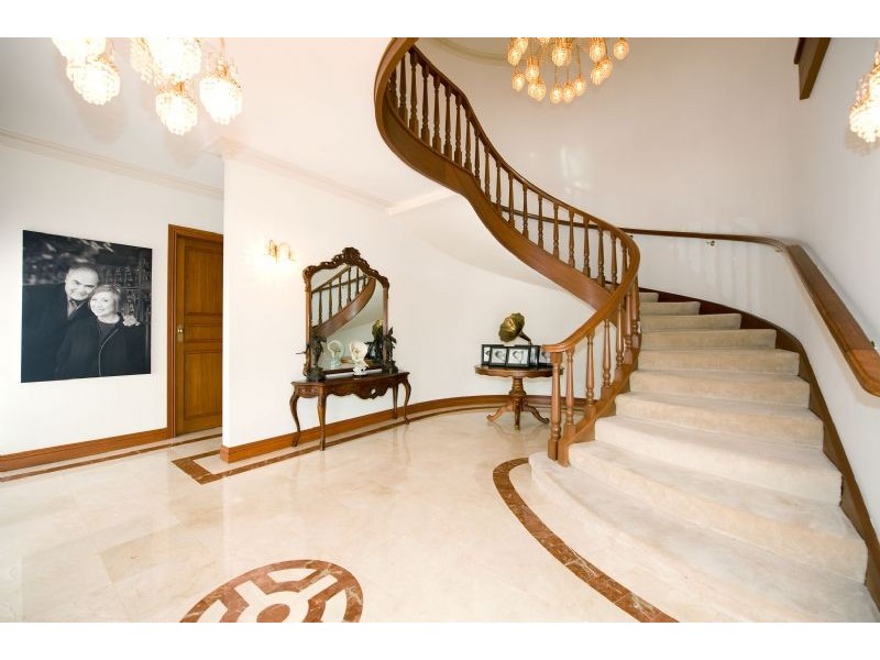 2 Queensferry Place, Greenvale VIC 3059