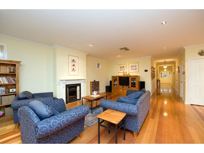 19 Castlehill Avenue, Greenvale VIC 3059