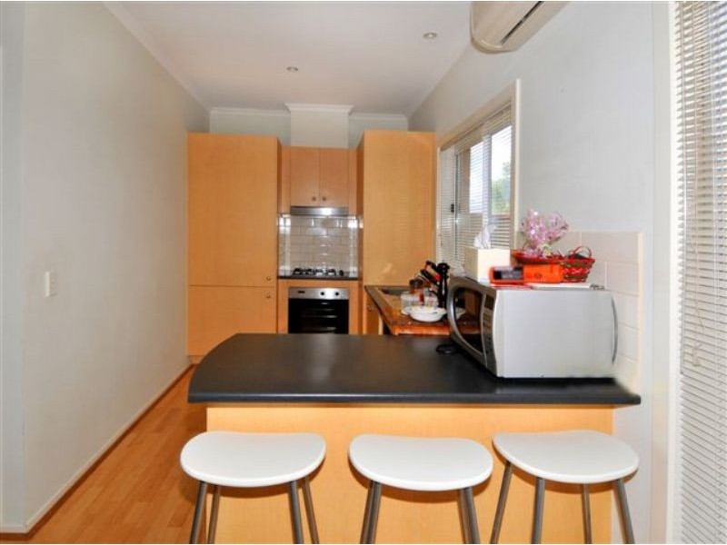 18 Seggan Circle, Gowanbrae VIC 3043