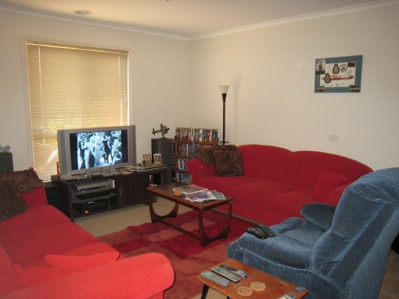 27 Rutherglen Crescent, Gowanbrae VIC 3043