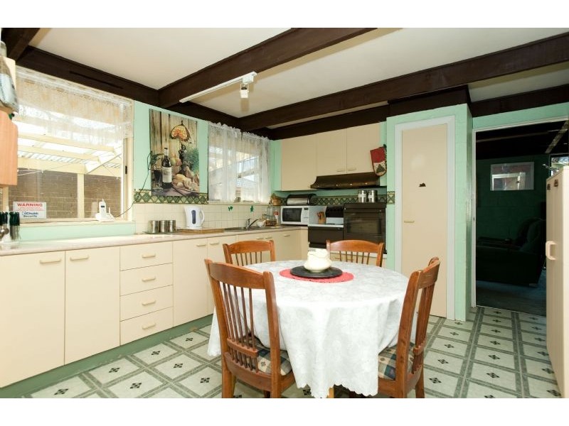 6 Bladen Place, Gladstone Park VIC 3043