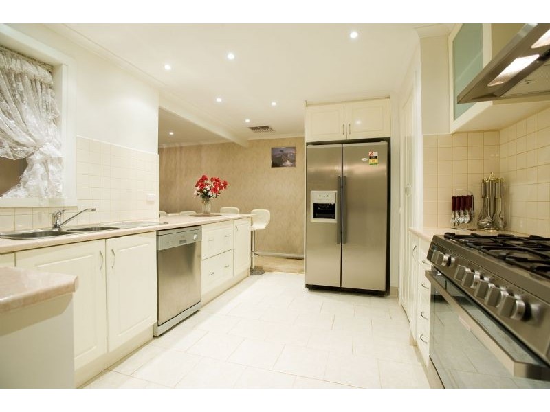 35 Osborne Avenue, Gladstone Park VIC 3043