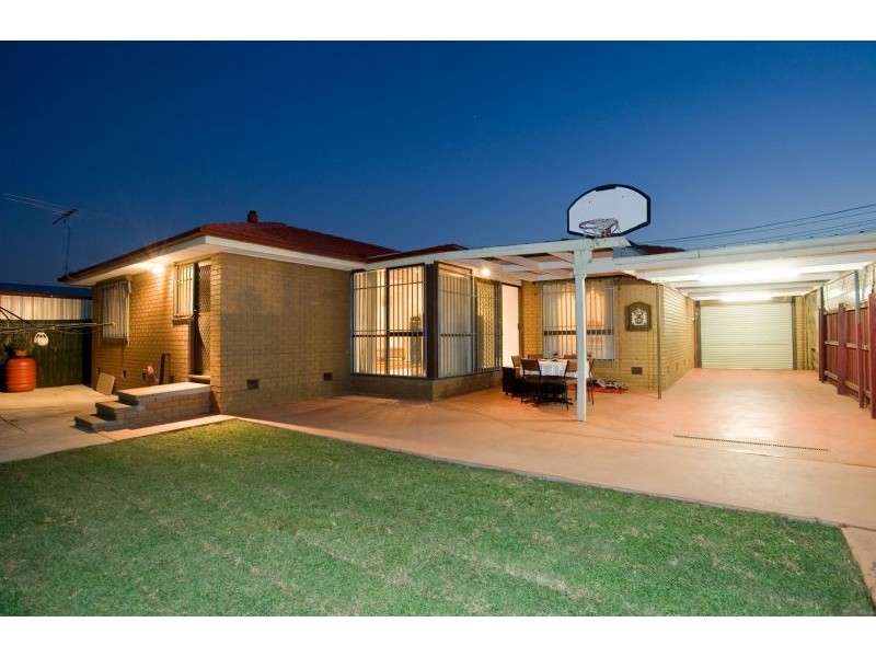 35 Osborne Avenue, Gladstone Park VIC 3043