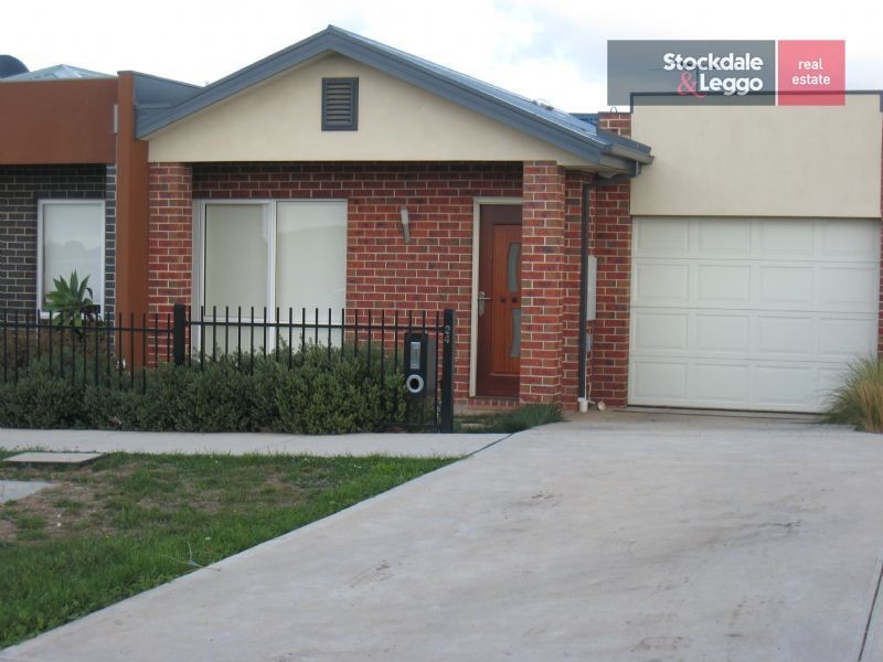 24 Vanderloo Road, Gowanbrae VIC 3043