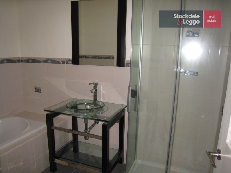 24 Vanderloo Road, Gowanbrae VIC 3043