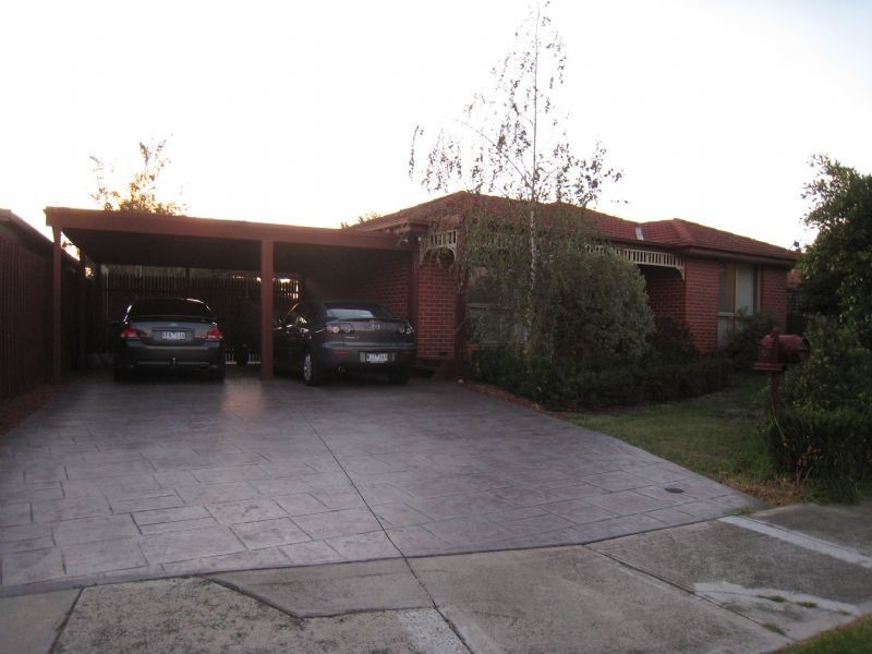 59 Lenoak Street, Gladstone Park VIC 3043