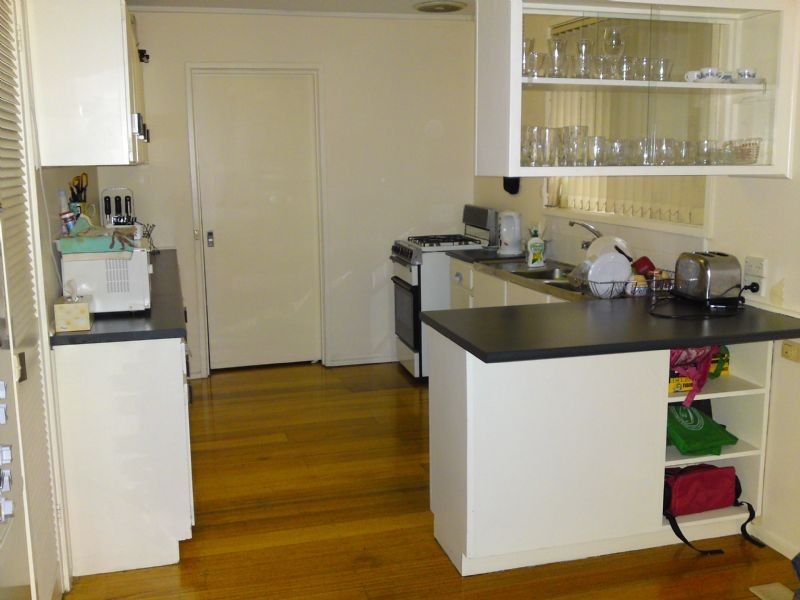 11 Rylandes Drive, Gladstone Park VIC 3043