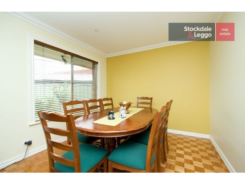 5 Barton Court, Gladstone Park VIC 3043