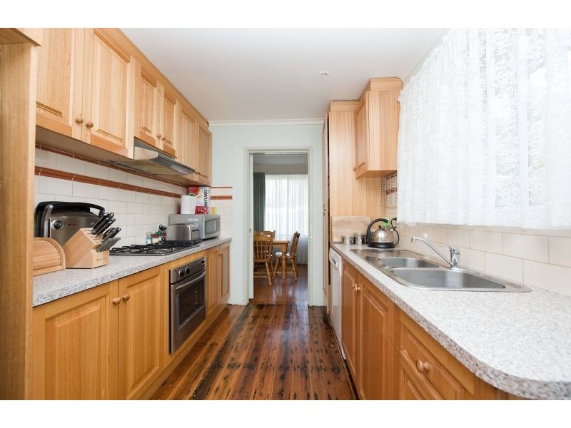 13 Fairbank Avenue, Gladstone Park VIC 3043