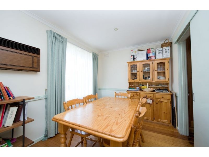 13 Fairbank Avenue, Gladstone Park VIC 3043