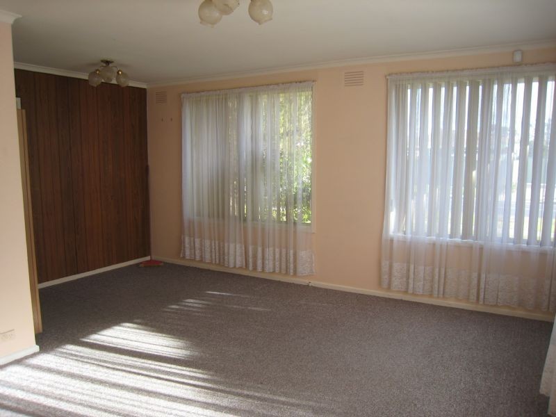 194 Carrick Drive, Gladstone Park VIC 3043