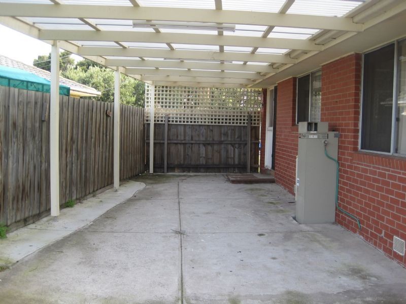 194 Carrick Drive, Gladstone Park VIC 3043
