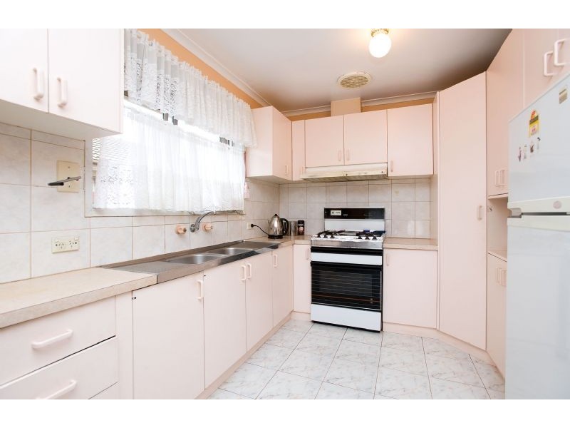 47 Finton Grove, Gladstone Park VIC 3043