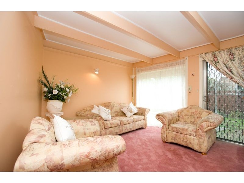 47 Finton Grove, Gladstone Park VIC 3043