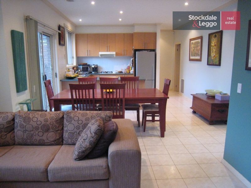 2/51 McIntosh, Airport West VIC 3042