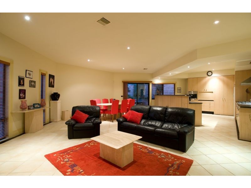 39 Alanbrae Terrace, Attwood VIC 3049