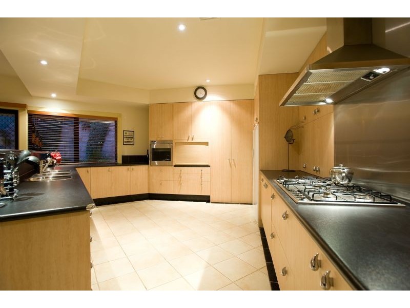 39 Alanbrae Terrace, Attwood VIC 3049