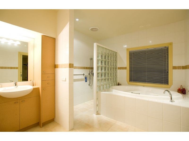 39 Alanbrae Terrace, Attwood VIC 3049