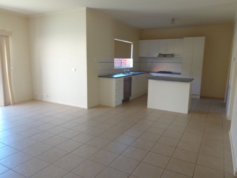 12 Cooma Lane, Craigieburn VIC 3064