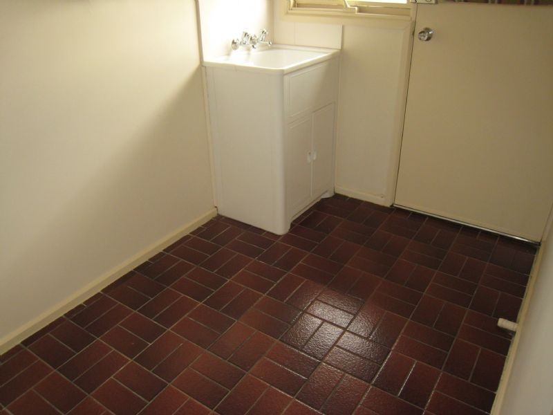 4 Chisholm Close, Gladstone Park VIC 3043