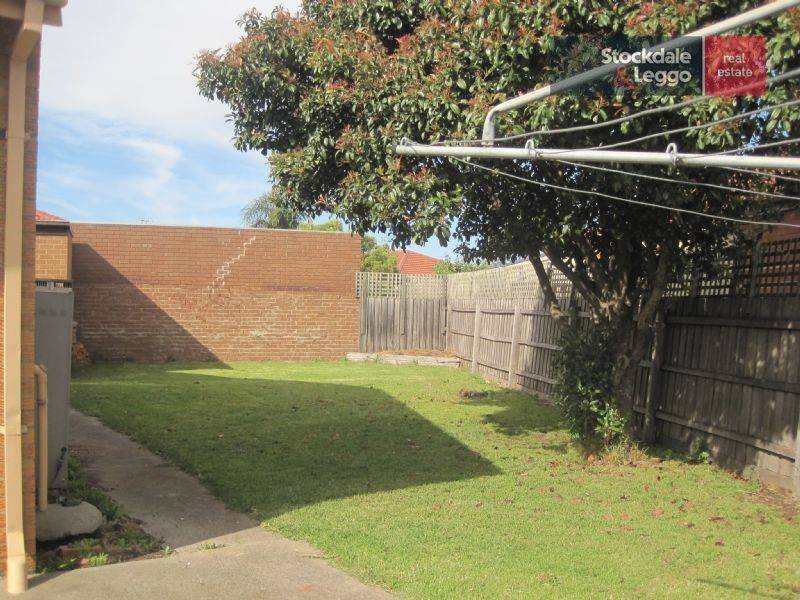 4 Chisholm Close, Gladstone Park VIC 3043