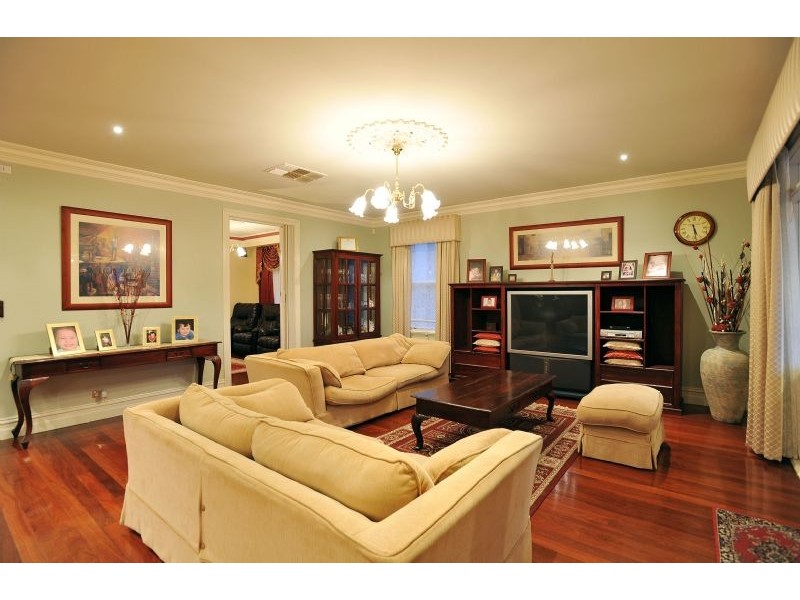 36 Castlehill Avenue, Greenvale VIC 3059