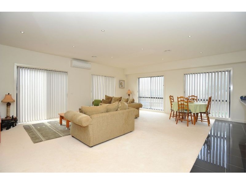 2/8 Gretna Court, Greenvale VIC 3059