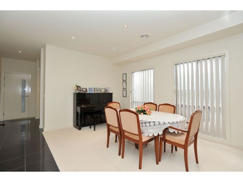 2/8 Gretna Court, Greenvale VIC 3059