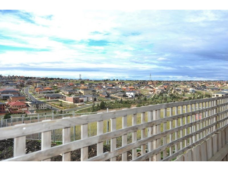 2/8 Gretna Court, Greenvale VIC 3059