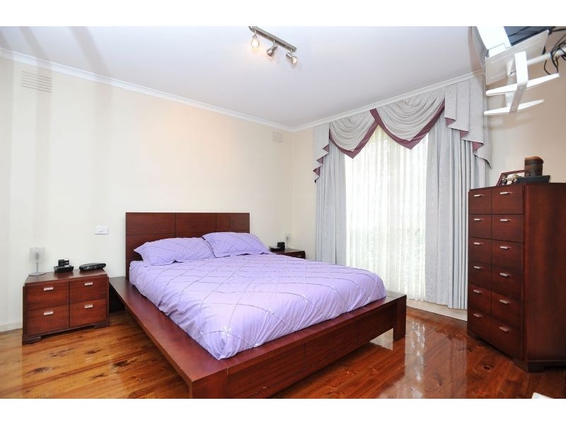 24 Hillcrest Drive, Westmeadows VIC 3049