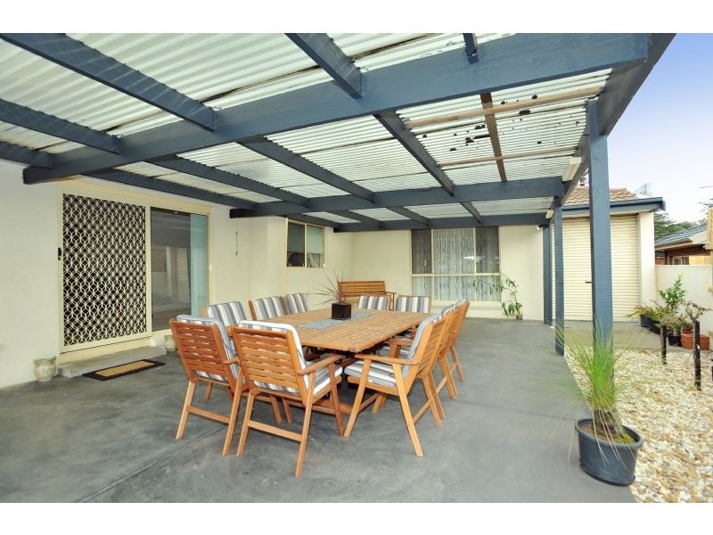 24 Hillcrest Drive, Westmeadows VIC 3049