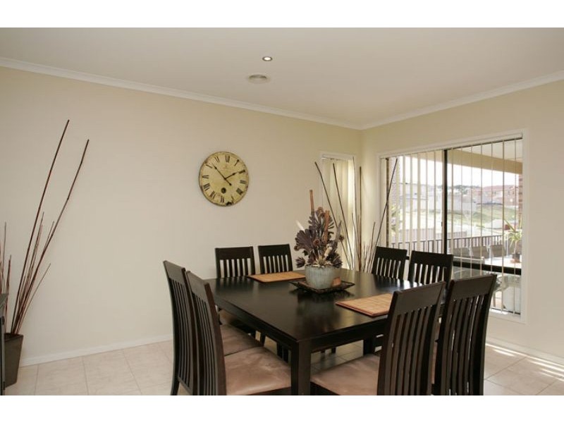6 Collyer Court, Attwood VIC 3049