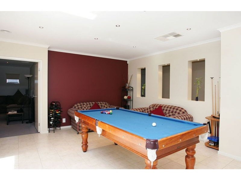 6 Collyer Court, Attwood VIC 3049