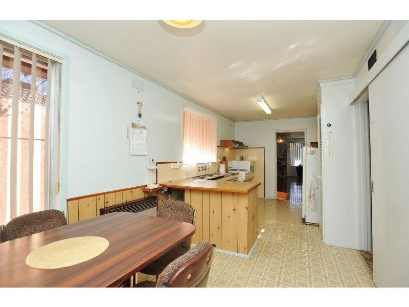 45 Prior Avenue, Gladstone Park VIC 3043