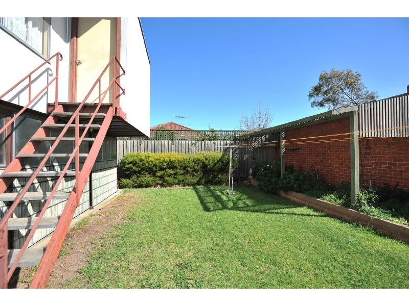45 Prior Avenue, Gladstone Park VIC 3043